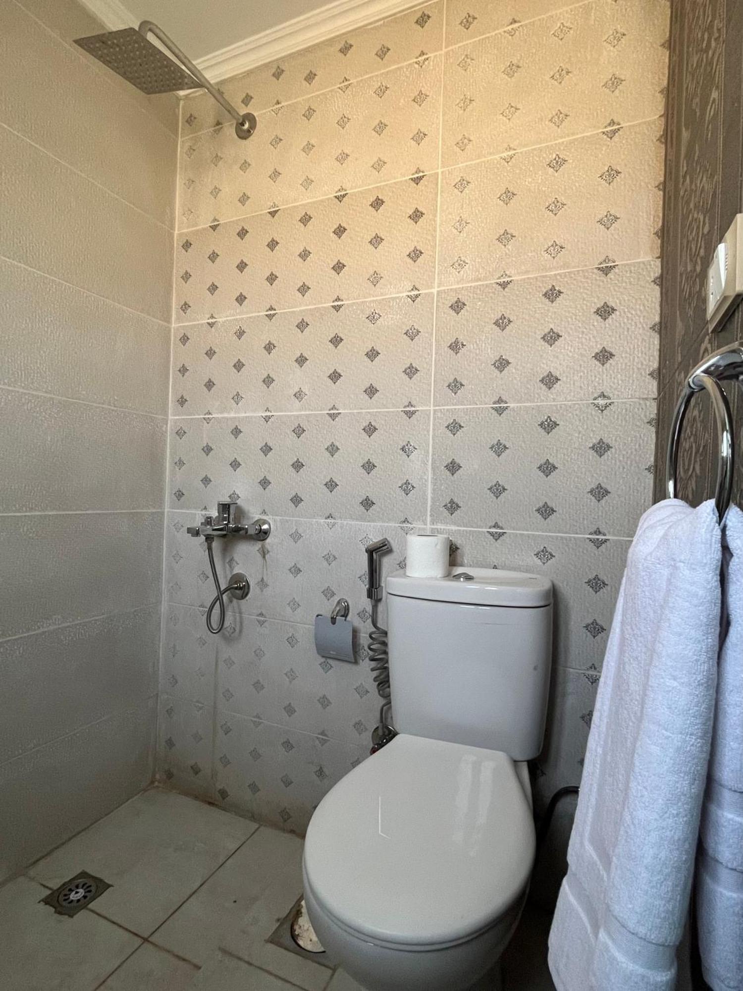 Pyramids Pride Inn Kafrat al Jabal Exterior foto
